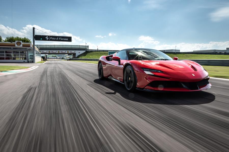  Ferrari SF90 Stradale (F173) 2019 года  (фото 38 из 47)